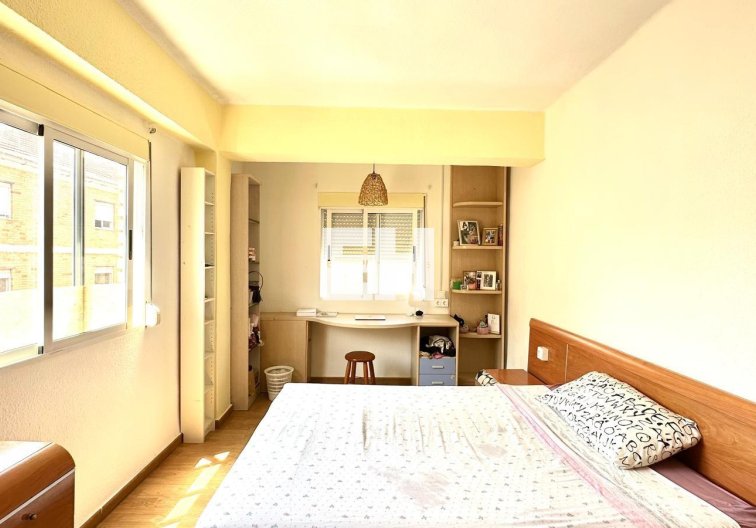 Segunda mano - Apartamento  - Torrevieja - Estacion De Autobuses