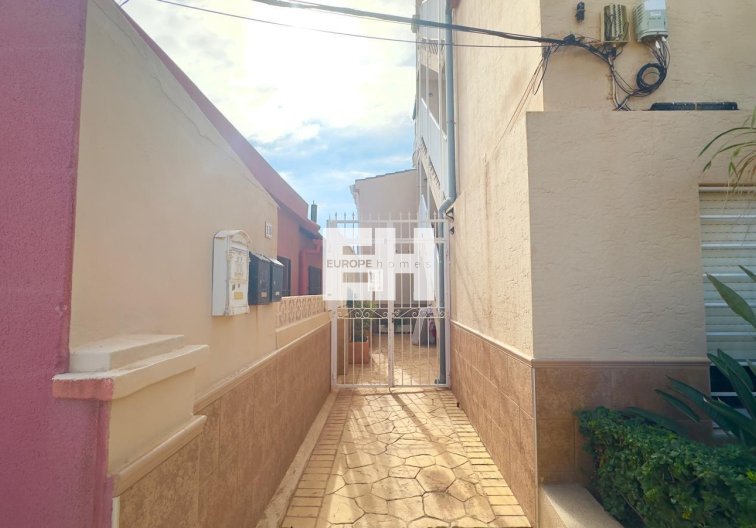 Segunda mano - Apartamento  - Torrevieja - Zona Los Frutales