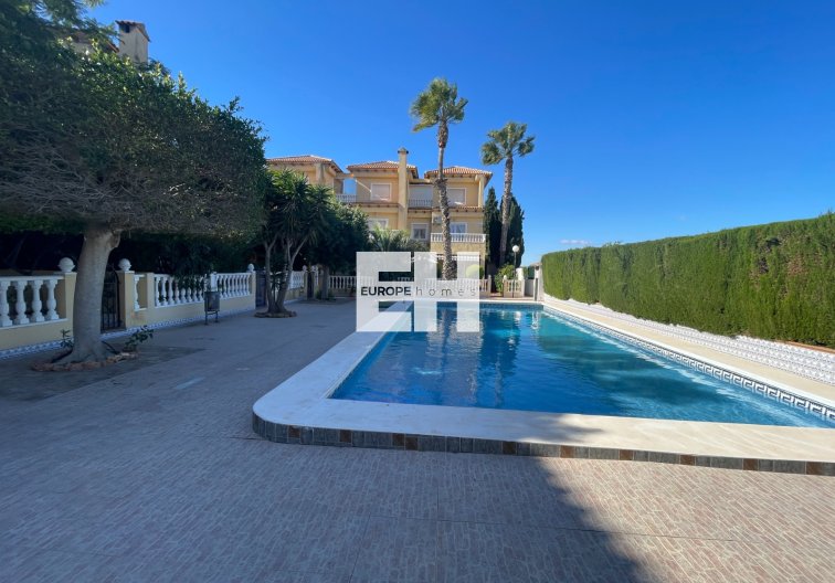 Segunda mano - villa - Guardamar del Segura - Costa Blanca
