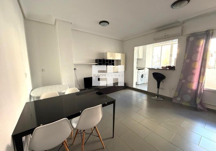 Segunda mano - Apartamento  - Torrevieja - Las Piscinas Naturales