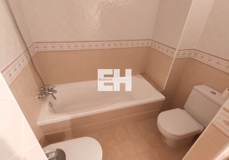Segunda mano - Apartamento  - Torrevieja - Puerto