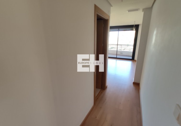 Segunda mano - Apartamento  - Torrevieja - Puerto