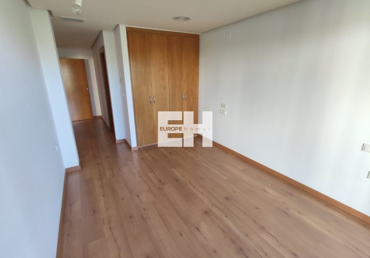Segunda mano - Apartamento  - Torrevieja - Puerto