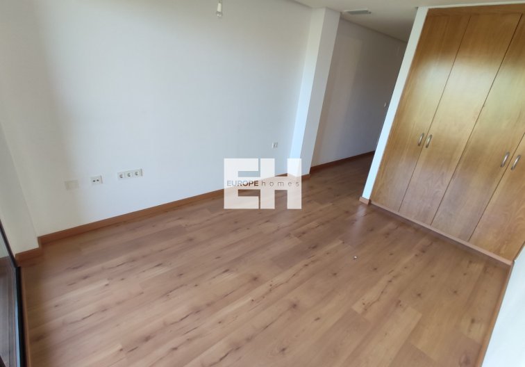Segunda mano - Apartamento  - Torrevieja - Puerto