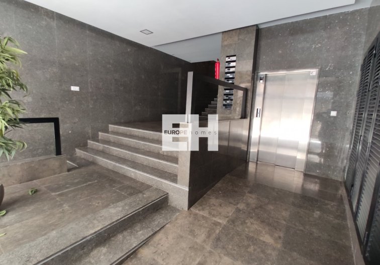 Segunda mano - Apartamento  - Torrevieja - Puerto