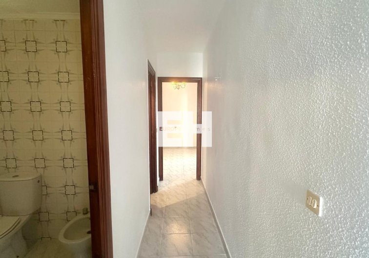 Segunda mano - Apartamento  - Torrevieja - Estacion De Autobuses