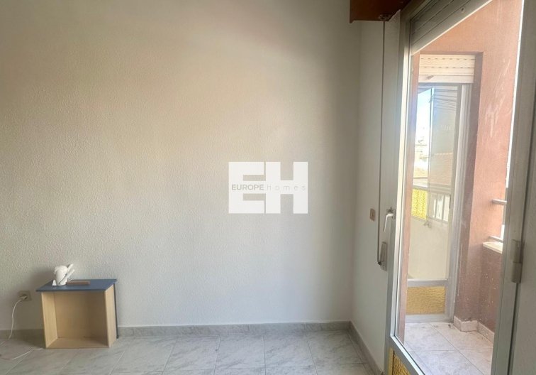 Segunda mano - Apartamento  - Torrevieja - Estacion De Autobuses