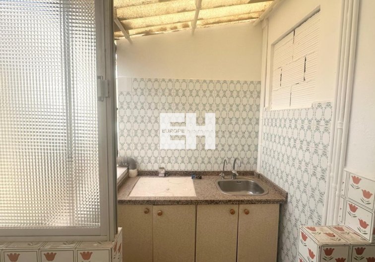 Segunda mano - Apartamento  - Torrevieja - Estacion De Autobuses