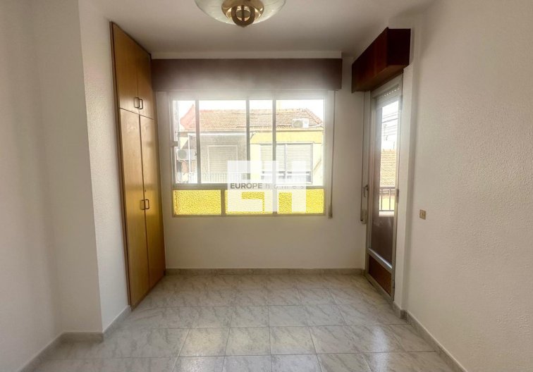 Segunda mano - Apartamento  - Torrevieja - Estacion De Autobuses