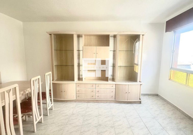 Segunda mano - Apartamento  - Torrevieja - Estacion De Autobuses