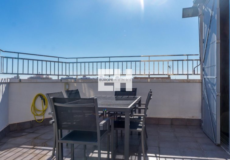 Segunda mano - Apartamento  - Torrevieja - Estacion De Autobuses