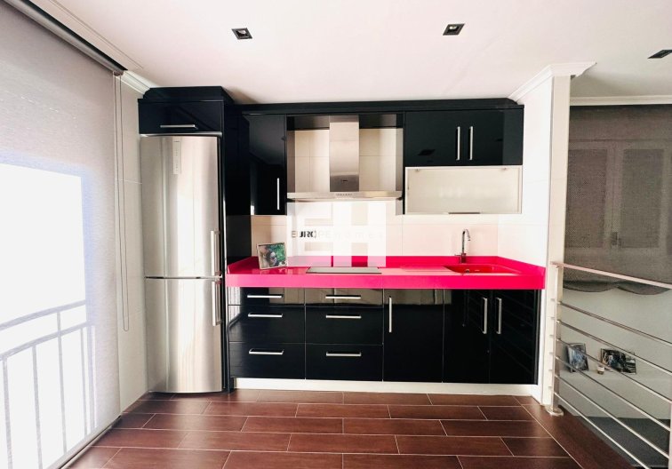 Segunda mano - Apartamento  - Torrevieja - Estacion De Autobuses