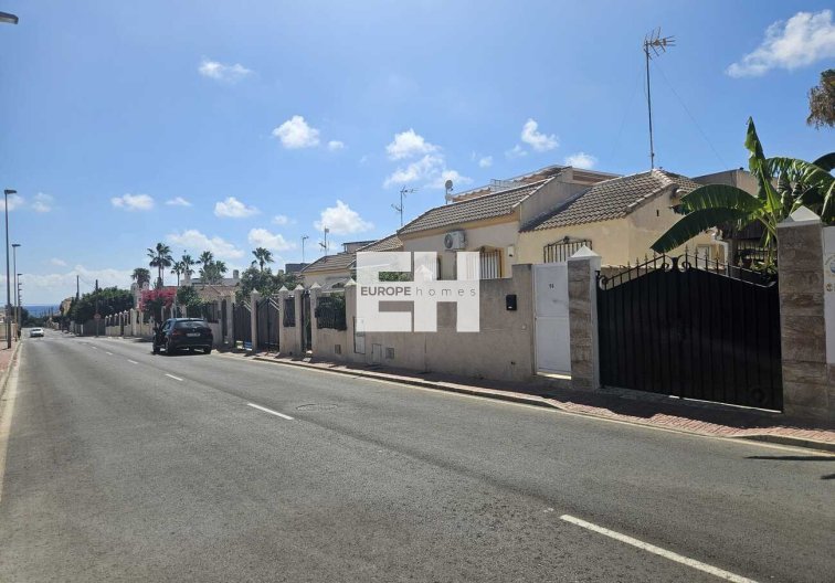 Segunda mano - villa - Torrevieja - Torre Del Moro