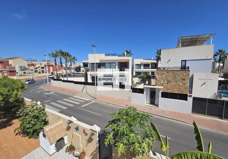 Segunda mano - villa - Torrevieja - Torre Del Moro