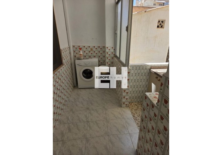Segunda mano - Apartamento  - Torrevieja - Las Piscinas Naturales