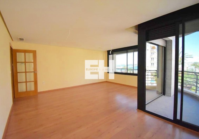 Segunda mano - Apartamento  - Torrevieja - Centro - Muelle Pesquero