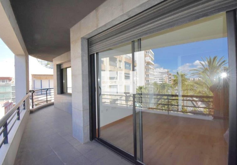 Segunda mano - Apartamento  - Torrevieja - Centro - Muelle Pesquero