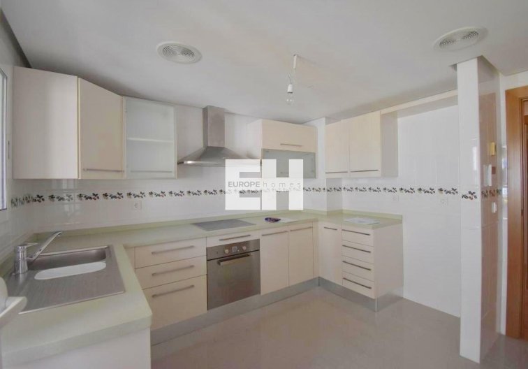 Segunda mano - Apartamento  - Torrevieja - Centro - Muelle Pesquero