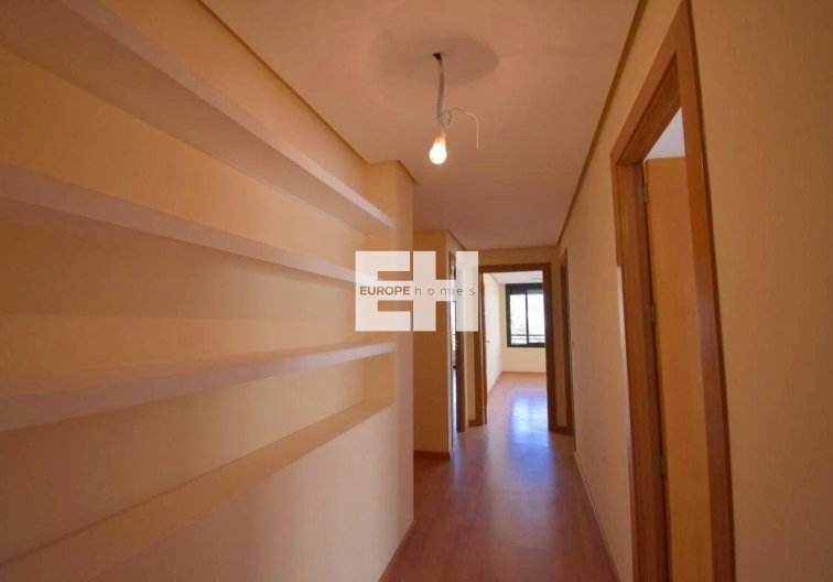 Segunda mano - Apartamento  - Torrevieja - Centro - Muelle Pesquero