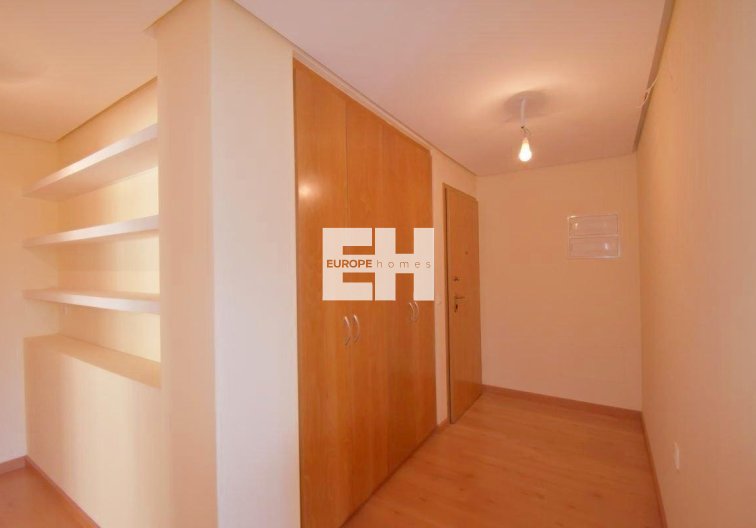 Segunda mano - Apartamento  - Torrevieja - Centro - Muelle Pesquero