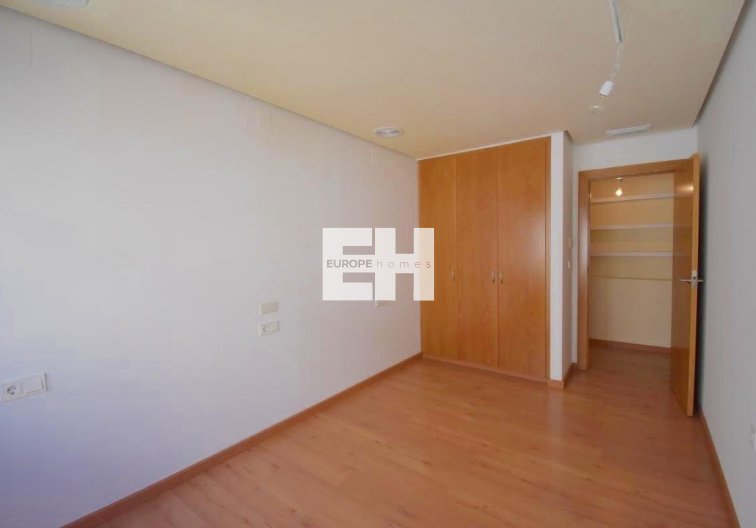 Segunda mano - Apartamento  - Torrevieja - Centro - Muelle Pesquero