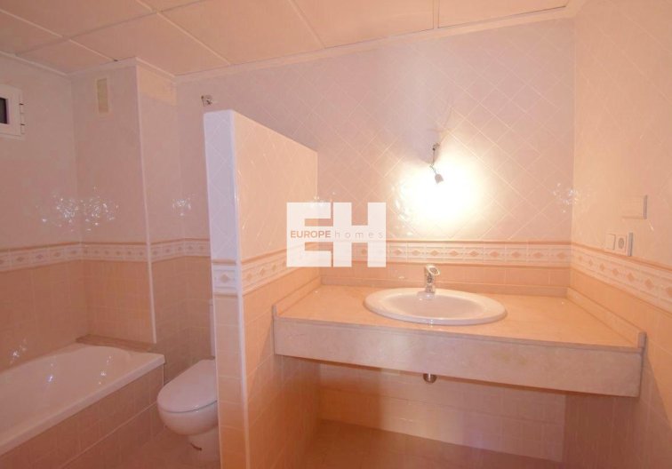 Segunda mano - Apartamento  - Torrevieja - Centro - Muelle Pesquero