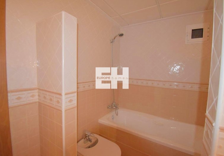 Segunda mano - Apartamento  - Torrevieja - Centro - Muelle Pesquero