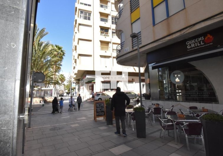 Segunda mano - Apartamento  - Torrevieja - Centro - Muelle Pesquero