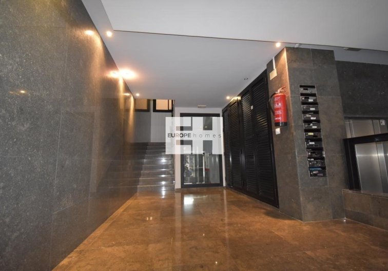 Segunda mano - Apartamento  - Torrevieja - Centro - Muelle Pesquero