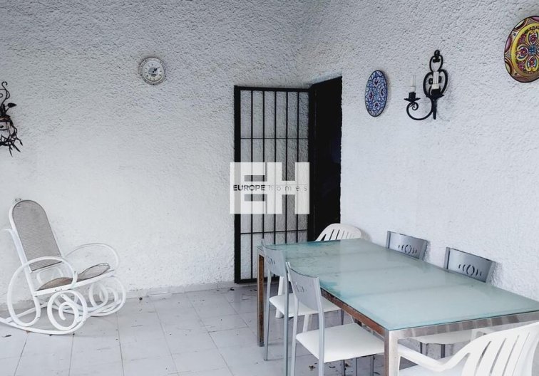 Segunda mano - villa - Orihuela Costa - Punta Prima