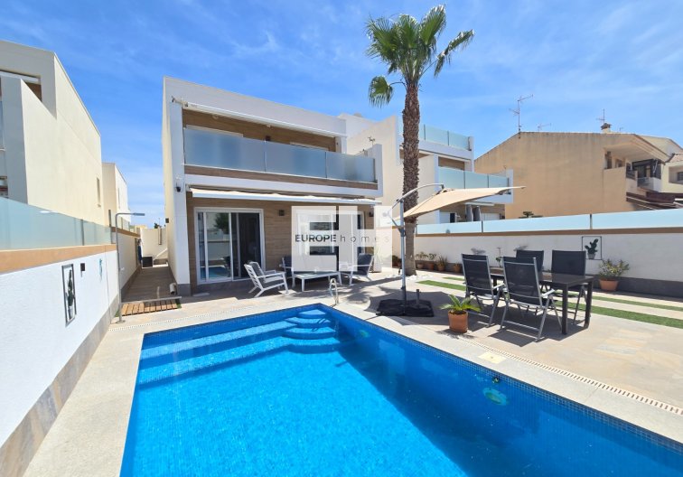 Resale - villa - Pilar de la Horadada - Costa Blanca