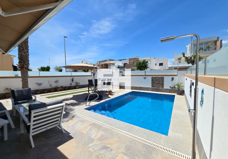 Resale - villa - Pilar de la Horadada - Costa Blanca