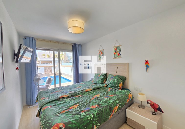 Resale - villa - Pilar de la Horadada - Costa Blanca