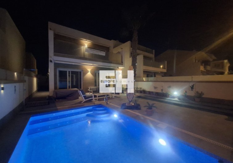 Resale - villa - Pilar de la Horadada - Costa Blanca