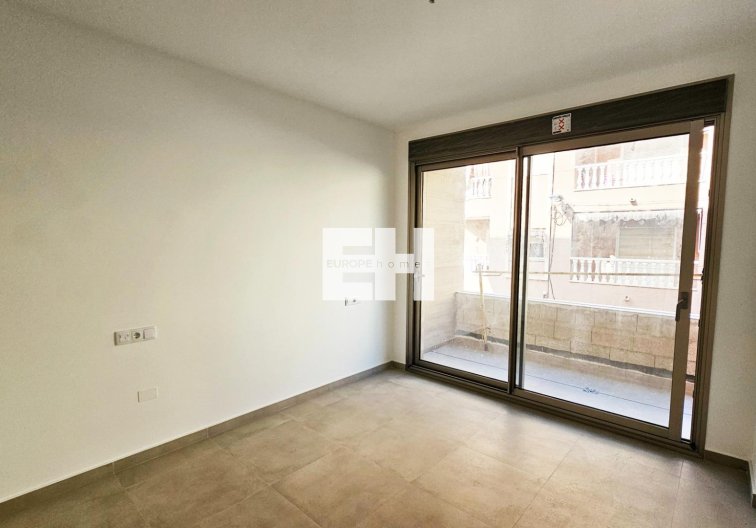 Segunda mano - Apartamento  - Torrevieja - Paseo Maritimo