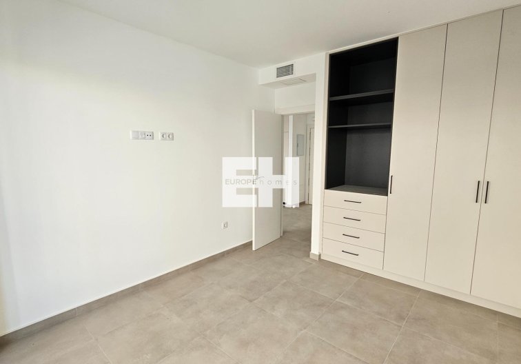 Segunda mano - Apartamento  - Torrevieja - Paseo Maritimo