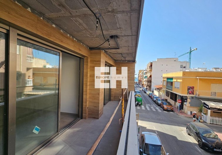 Segunda mano - Apartamento  - Torrevieja - Paseo Maritimo