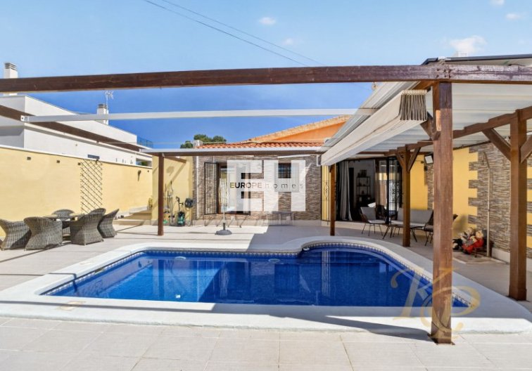Segunda mano - villa - Torrevieja - Costa Blanca