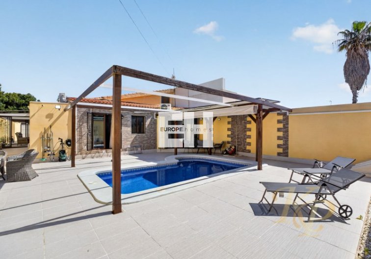 Segunda mano - villa - Torrevieja - Costa Blanca