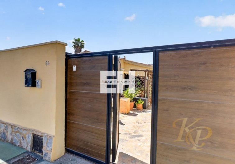 Segunda mano - villa - Torrevieja - Costa Blanca