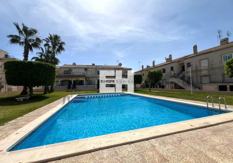 Segunda mano - Bungalow - Torrevieja - Aguas Nuevas