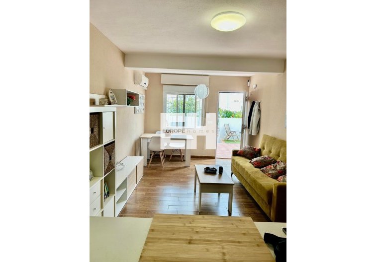 Segunda mano - Apartamento  - Torrevieja - Sector 25
