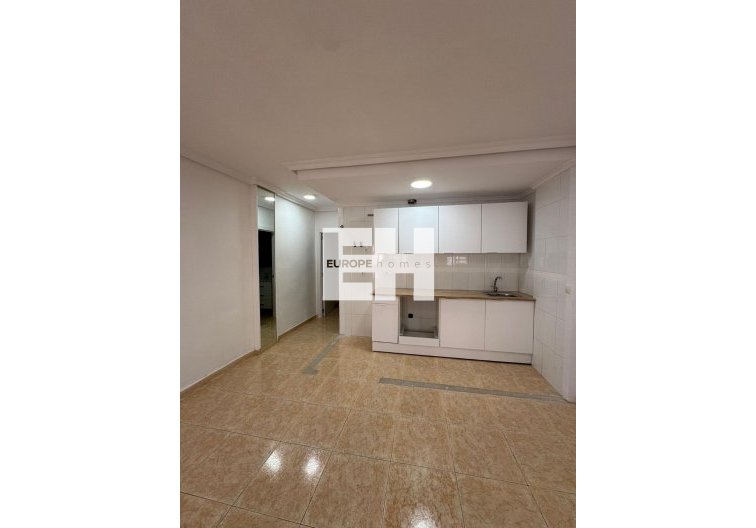 Segunda mano - Apartamento  - Torrevieja - Centro