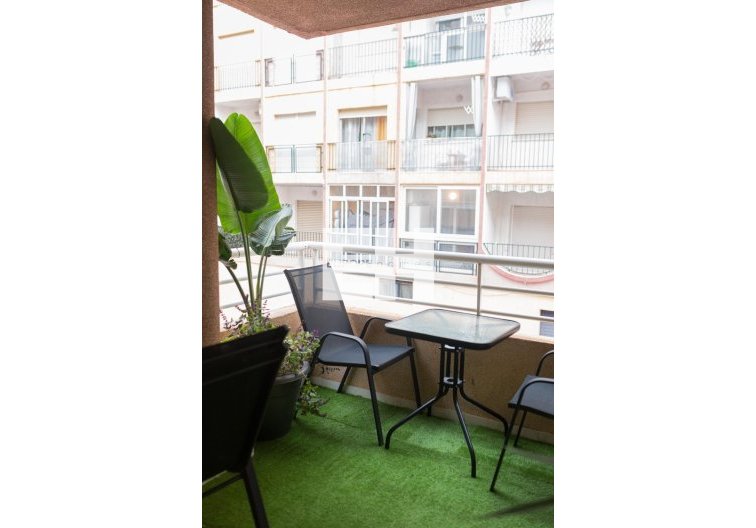 Segunda mano - Apartamento  - Torrevieja - Centro