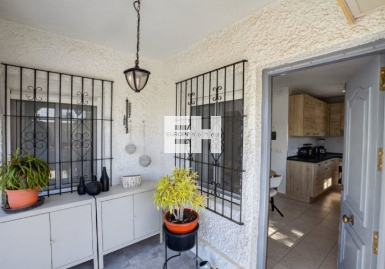 Segunda mano - villa - Torrevieja - Costa Blanca