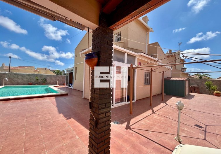 Segunda mano - villa - Torrevieja - San Luis