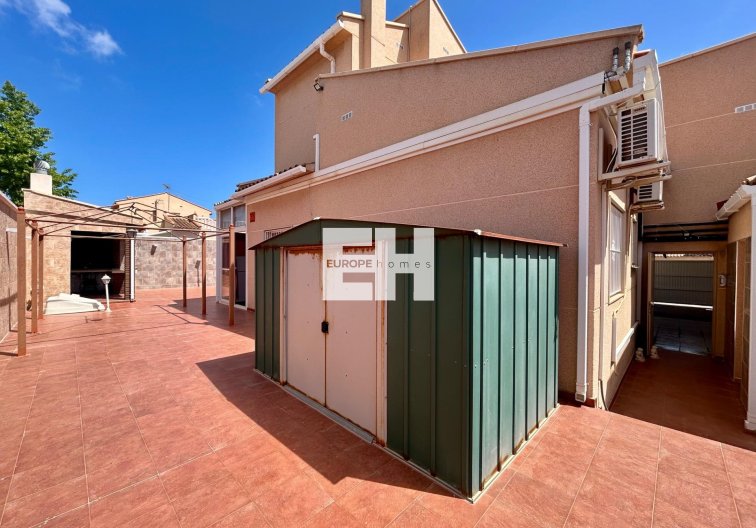 Segunda mano - villa - Torrevieja - San Luis