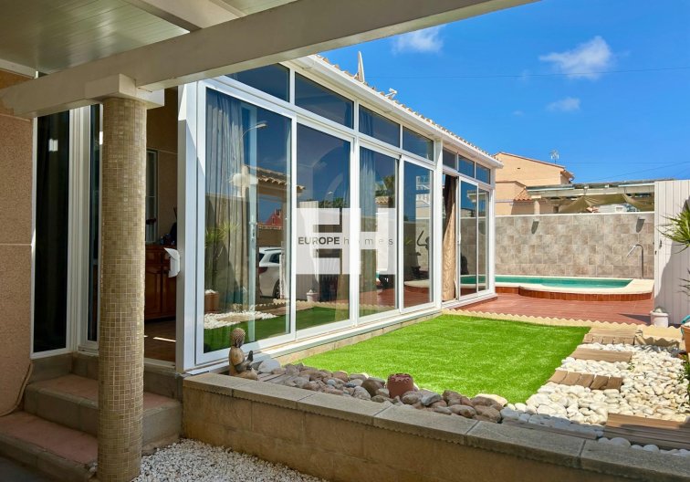 Segunda mano - villa - Torrevieja - San Luis