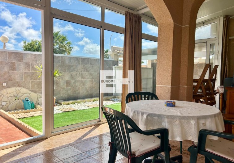 Segunda mano - villa - Torrevieja - San Luis