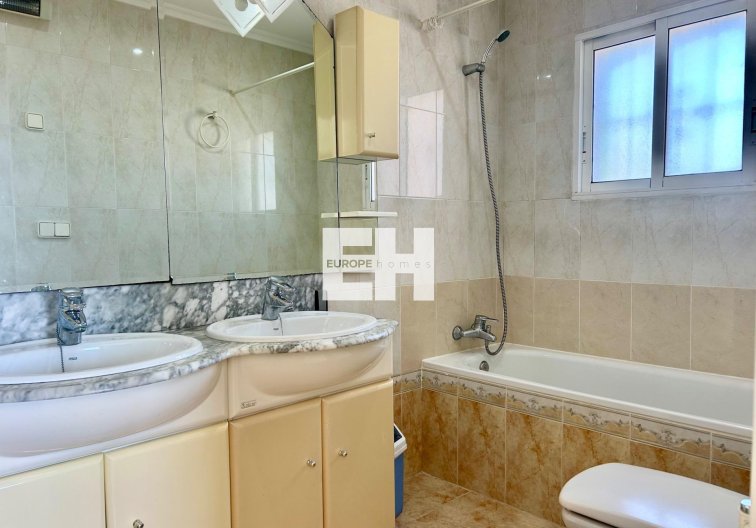 Segunda mano - villa - Torrevieja - San Luis